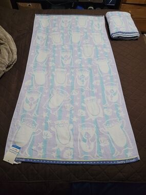 FRIENDS Pastel Penguin Bath Towel - Light Purple & Aqua